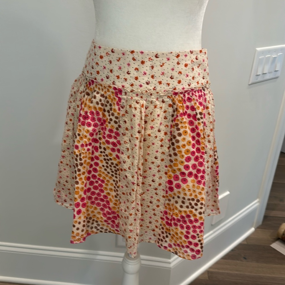 NWT- American Eagle multicolor floral mini skirt. Size L